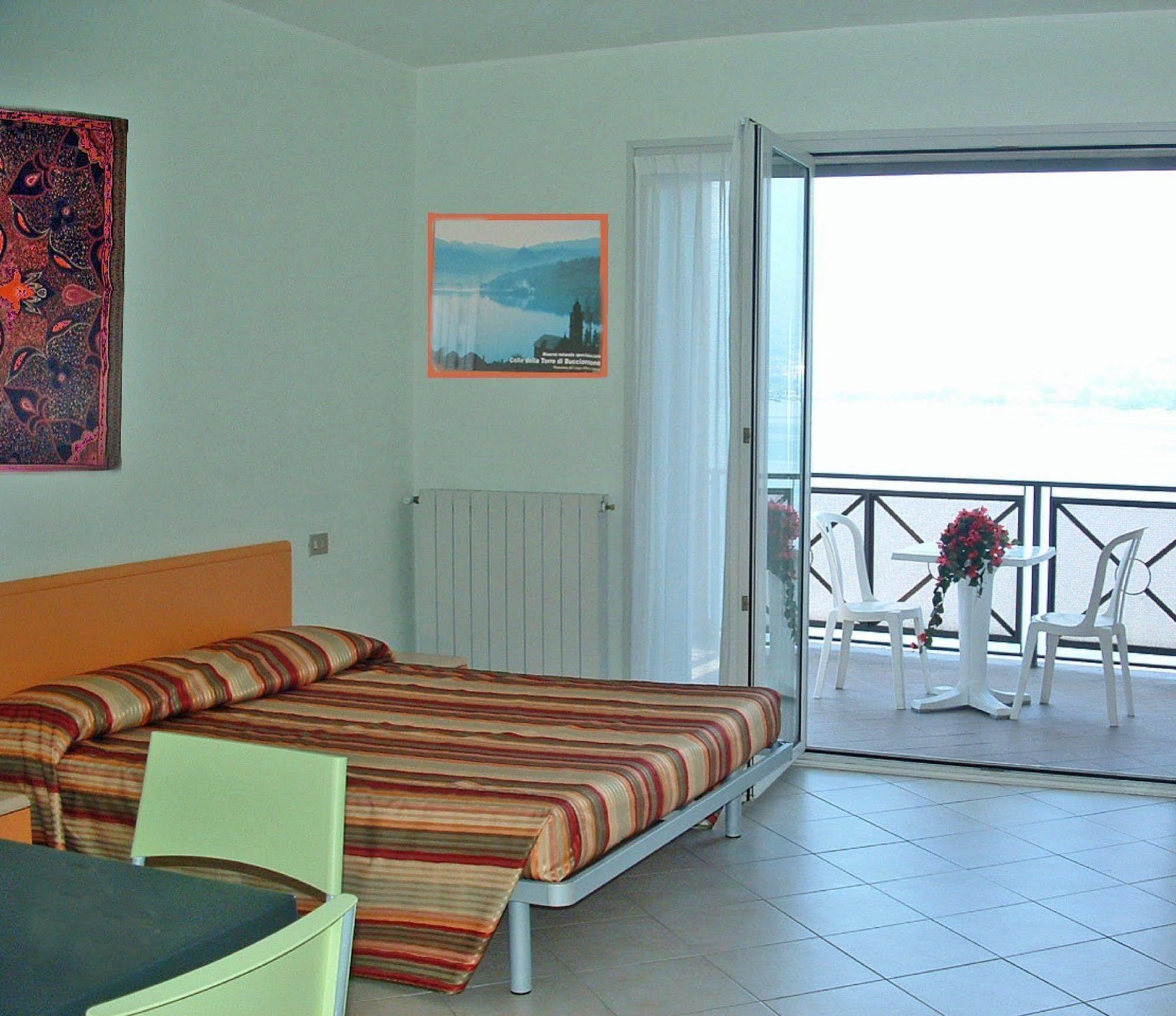Residence Tre Ponti Verbania Exterior photo