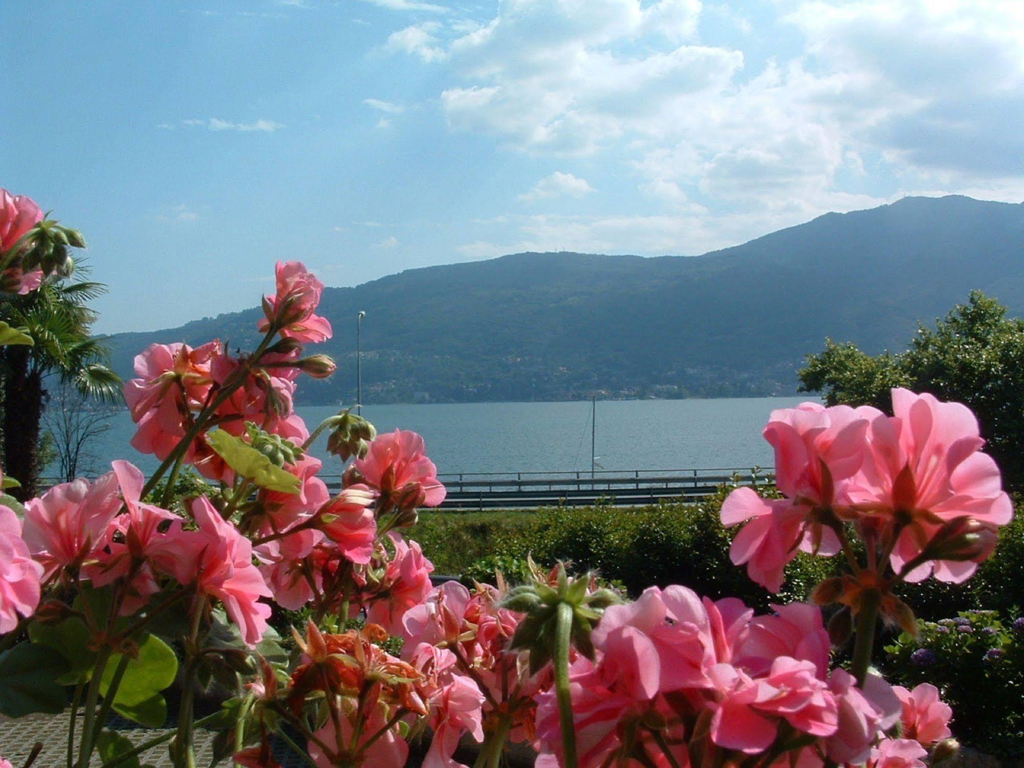 Residence Tre Ponti Verbania Exterior photo
